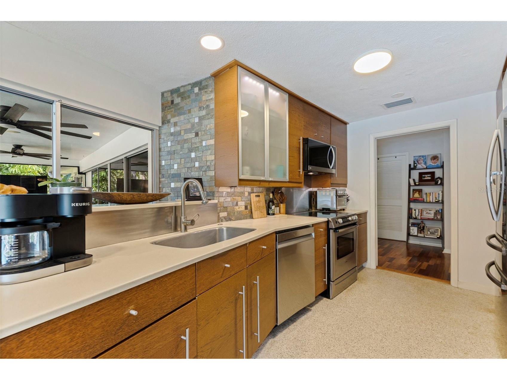 747 Sabal Court S Saint Petersburg FL 33705 TB8509422 image7