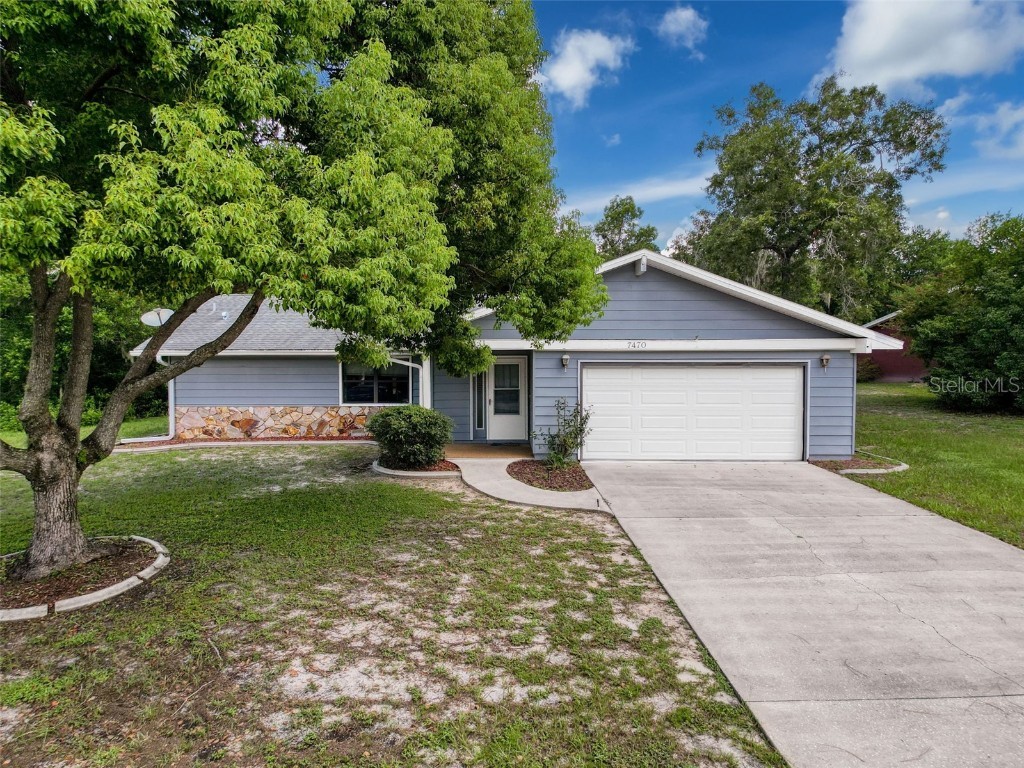 7470 Allen Dr Weeki Wachee FL 34613 W7867872 image1