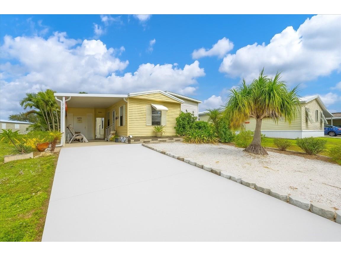 7474 Danvers Circle Port Charlotte FL 33981 - BUTTERFORD WATERWAY D6144452 image1