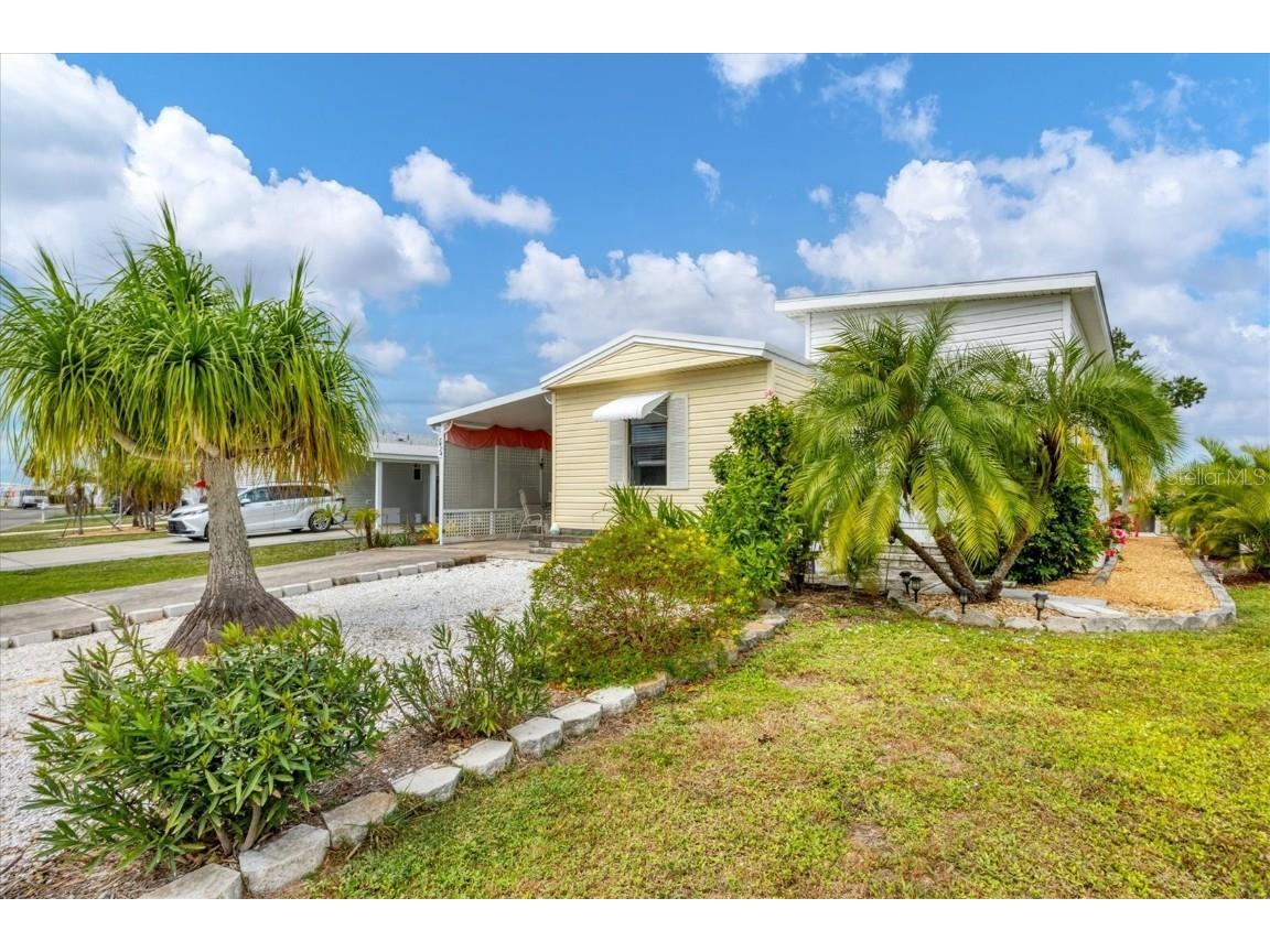 7474 Danvers Circle Port Charlotte FL 33981 - BUTTERFORD WATERWAY D6144452 image2