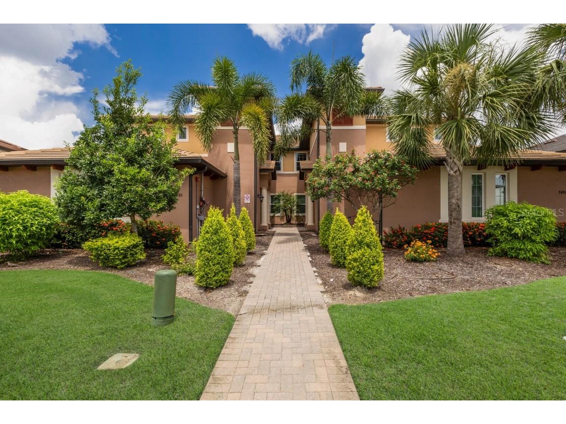 7474 Divot Loop Lakewood Ranch FL 34202 A4660962 image1