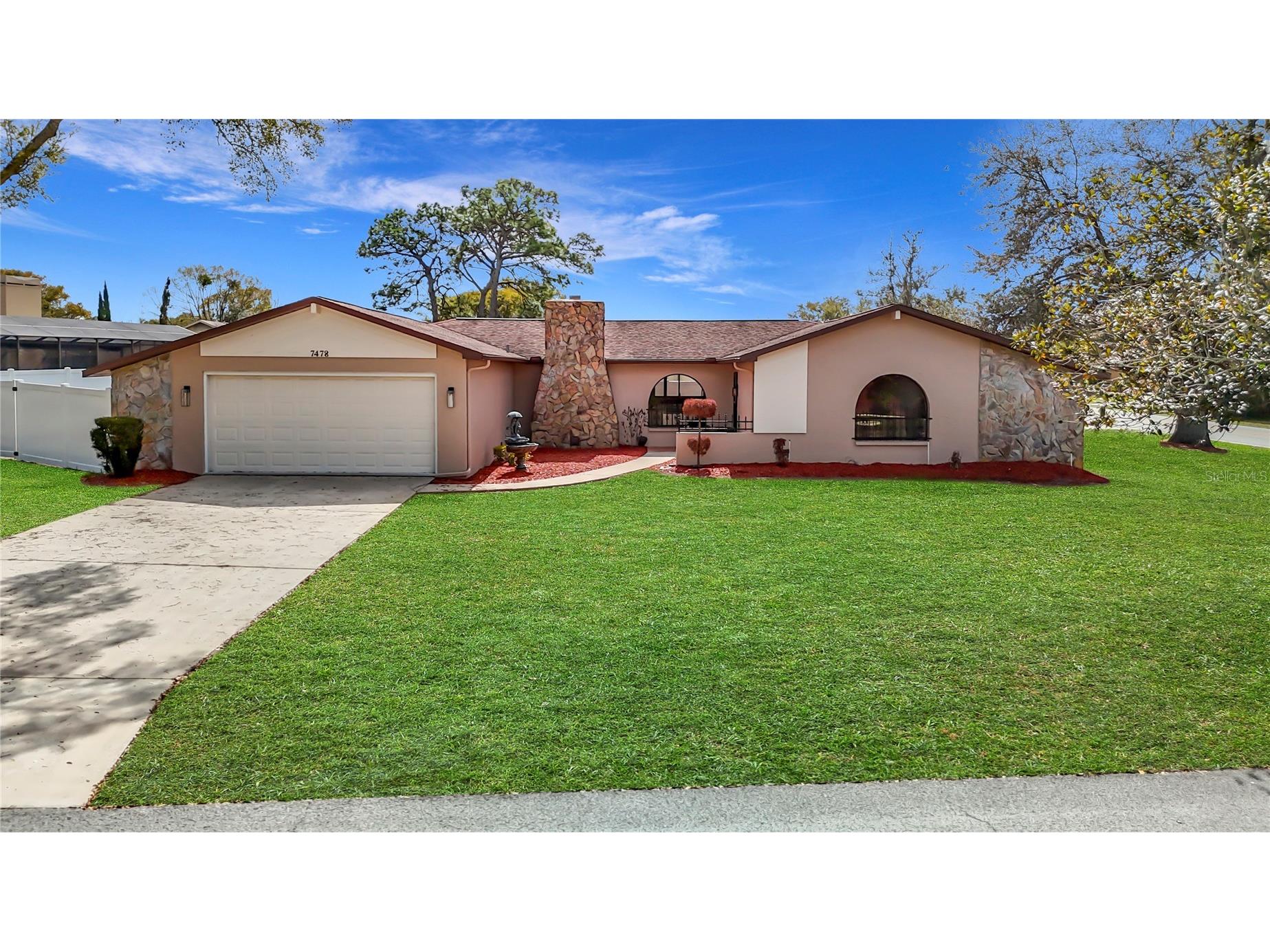 7478 Dundee Way Weeki Wachee FL 34613 W7883674 image1