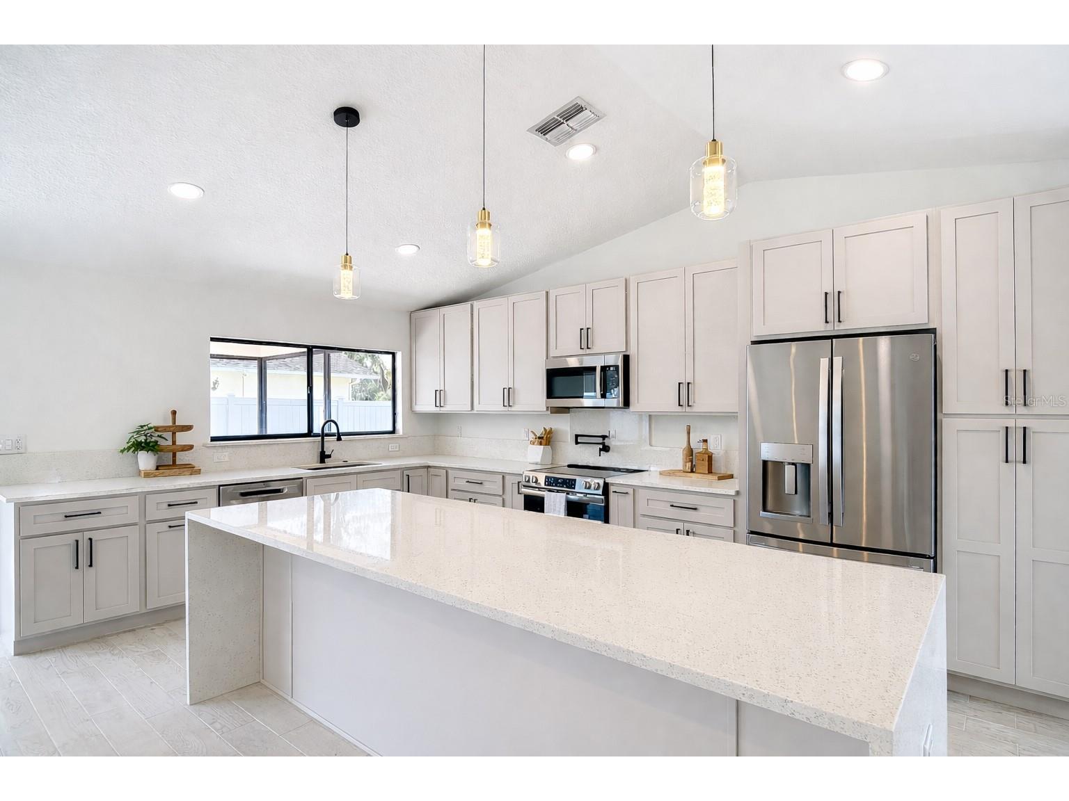 7478 Dundee Way Weeki Wachee FL 34613 W7883674 image13