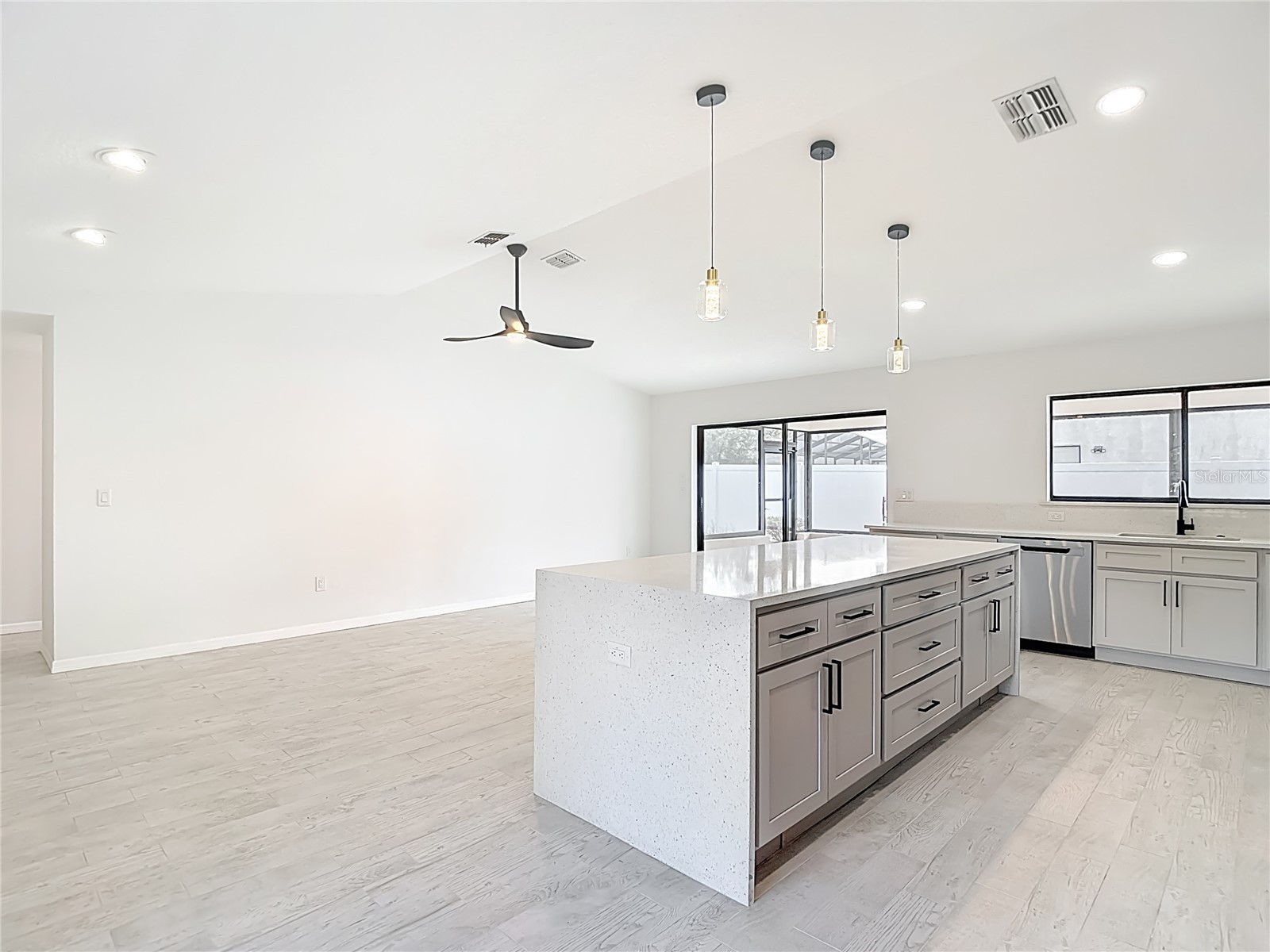 7478 Dundee Way Weeki Wachee FL 34613 W7883674 image14