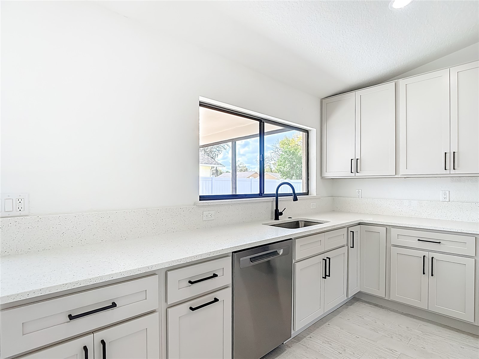7478 Dundee Way Weeki Wachee FL 34613 W7883674 image21