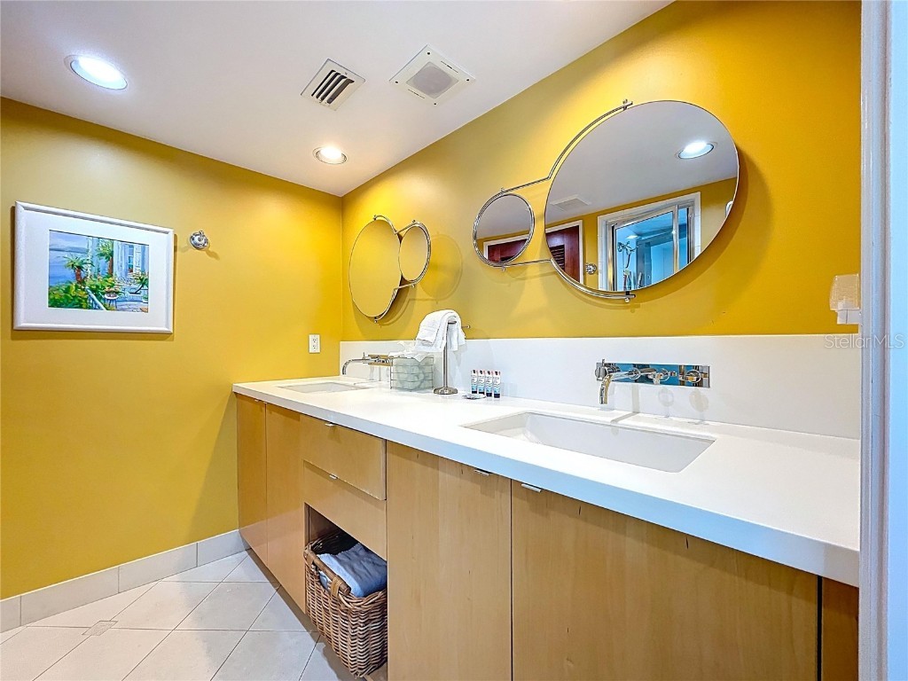 7480 Bayshore Drive #401 Treasure Island FL 33706 TB8451777 image44