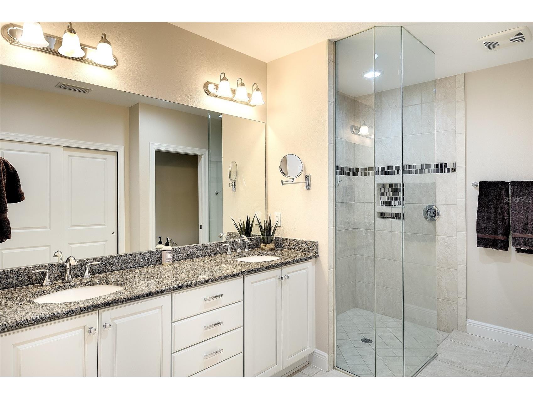 7482 Divot Loop #6A Bradenton FL 34202 A4683497 image24