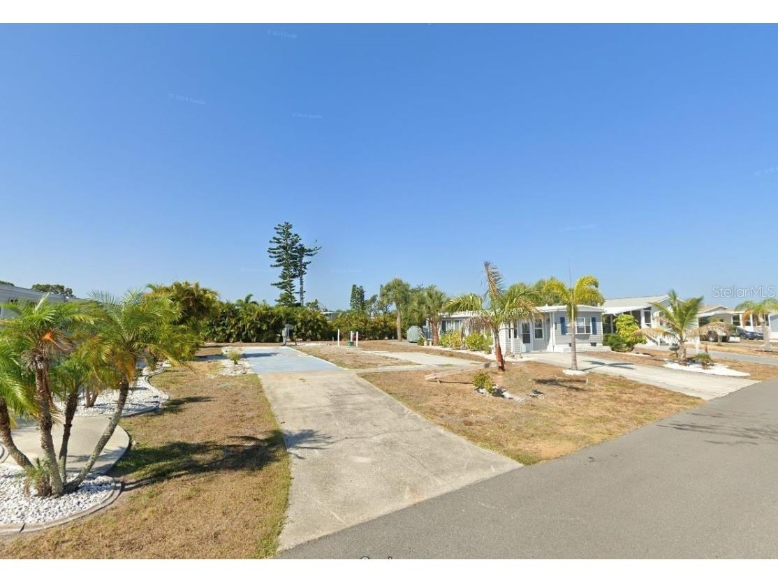 7483 Danvers Circle Port Charlotte FL 33981 - BUTTERFORD WATERWAY C7499705 image1