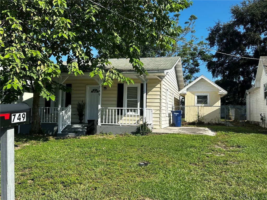 749 Carroll Avenue SW Winter Haven FL 33880 P4932121 image1