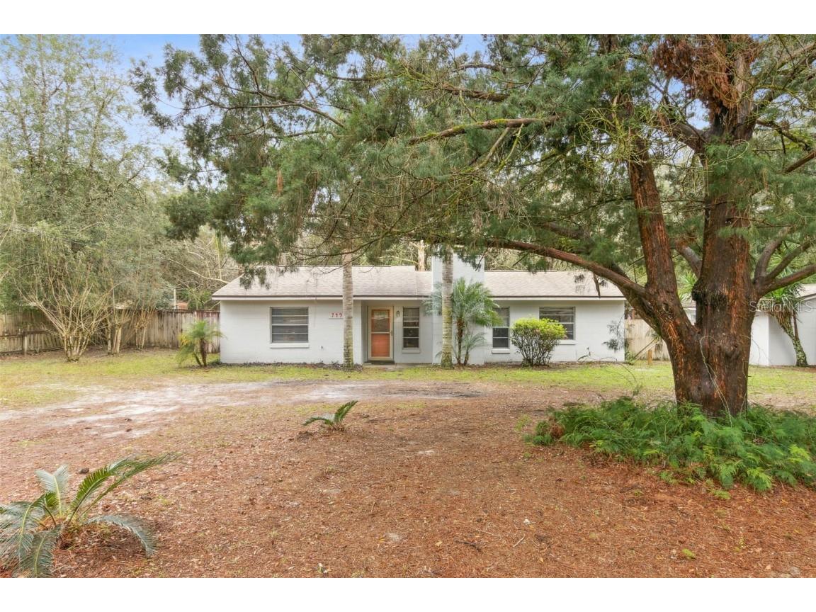 749 Cassadaga Road Lake Helen FL 32744 V4941116 image1