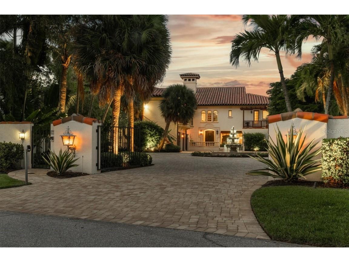 749 Freeling Drive Sarasota FL 34242 A4666354 image3