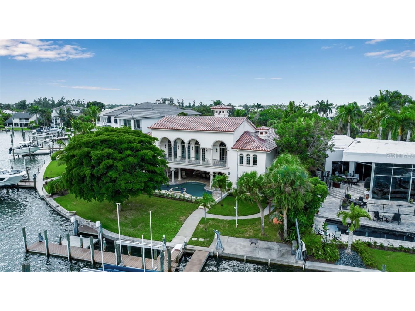 749 Freeling Drive Sarasota FL 34242 A4666354 image4