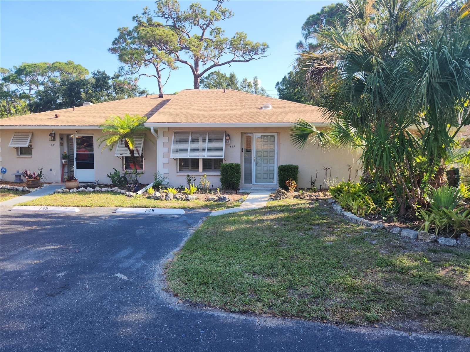 749 N Jefferson Avenue #749 Sarasota FL 34237 A4693373 image1