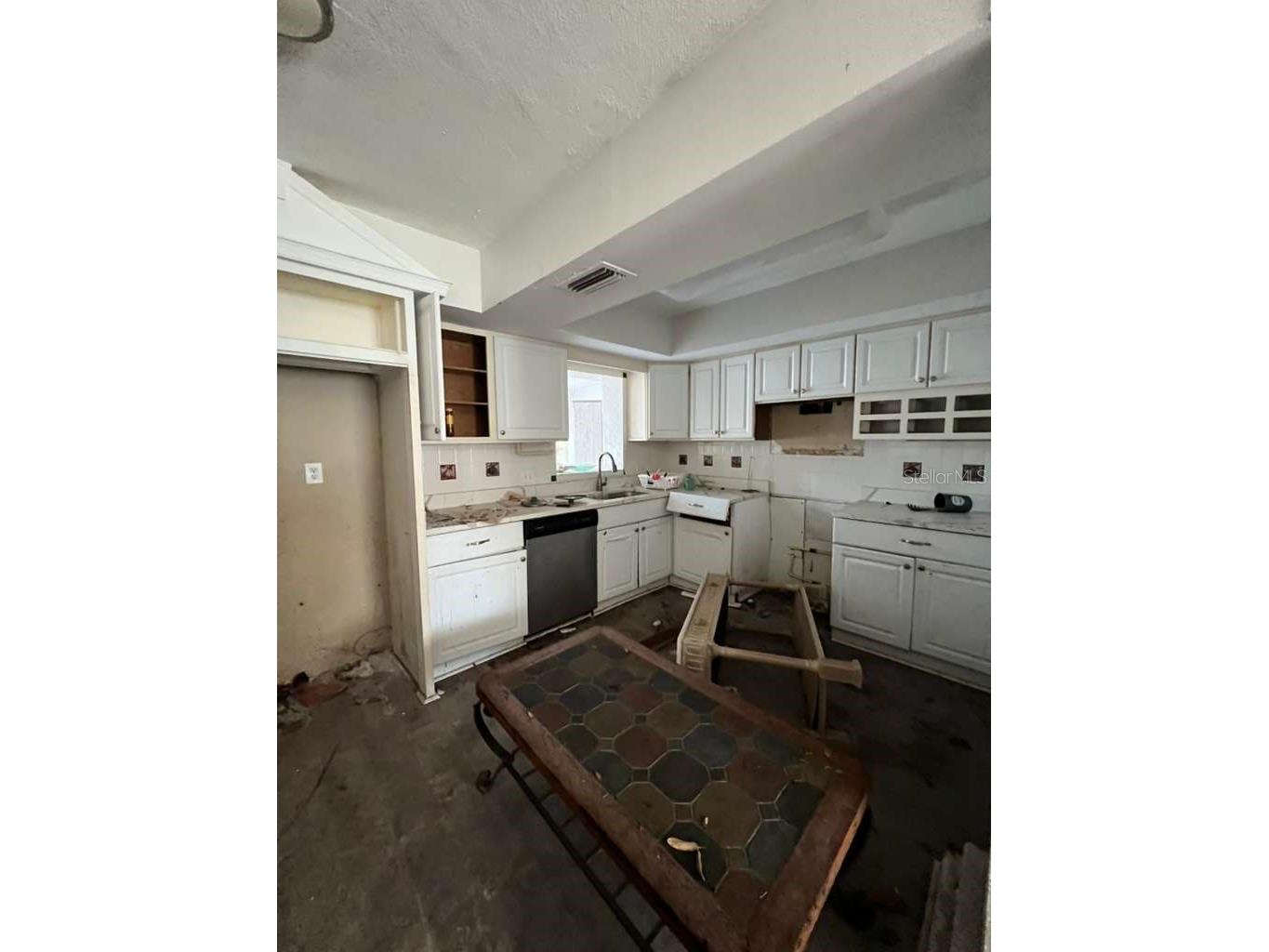 749 Siesta Drive Sarasota FL 34242 O6399340 image20
