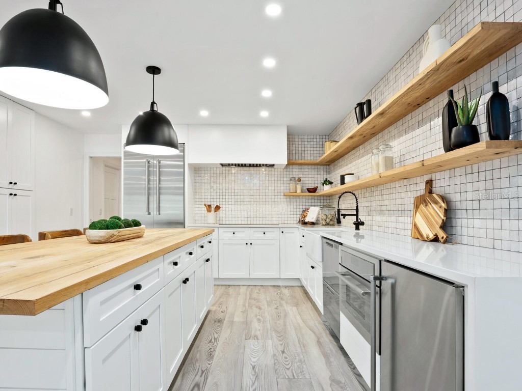 749 Tropical Circle Sarasota FL 34242 A4673529 image12