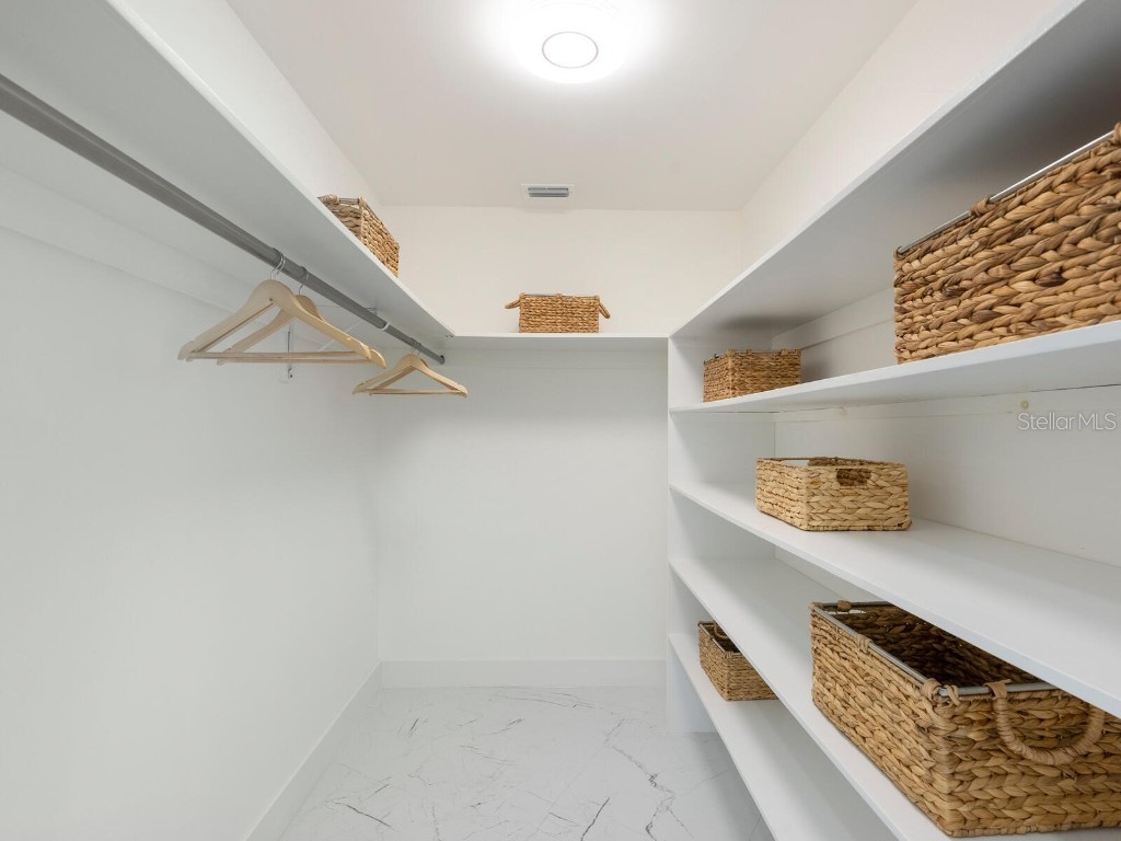 749 Tropical Circle Sarasota FL 34242 A4673529 image21