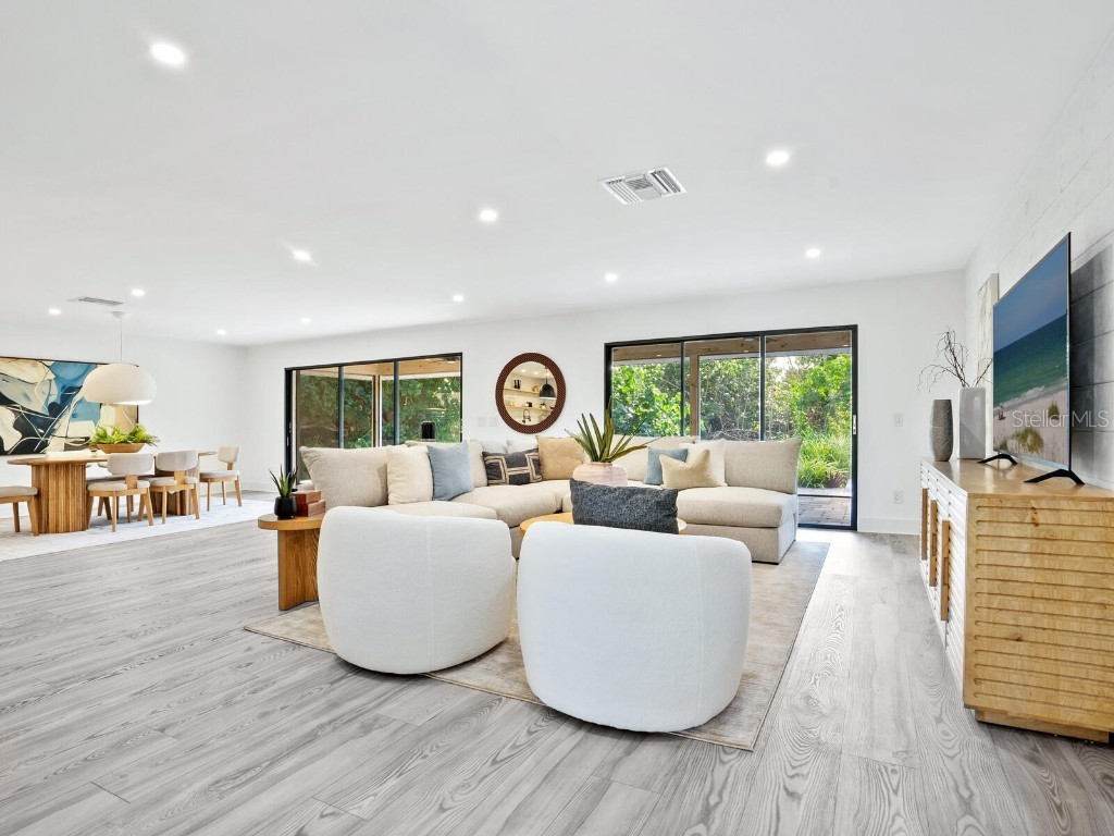 749 Tropical Circle Sarasota FL 34242 A4673529 image7