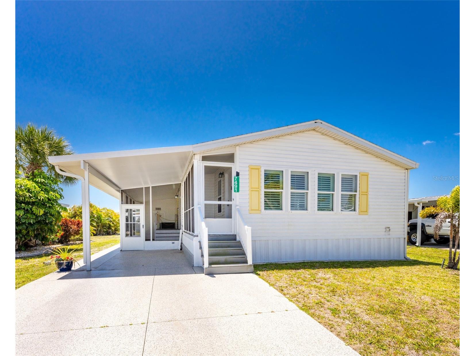 7491 Danvers Circle Port Charlotte FL 33981 - BUTTERFORD WATERWAY C7525263 image1