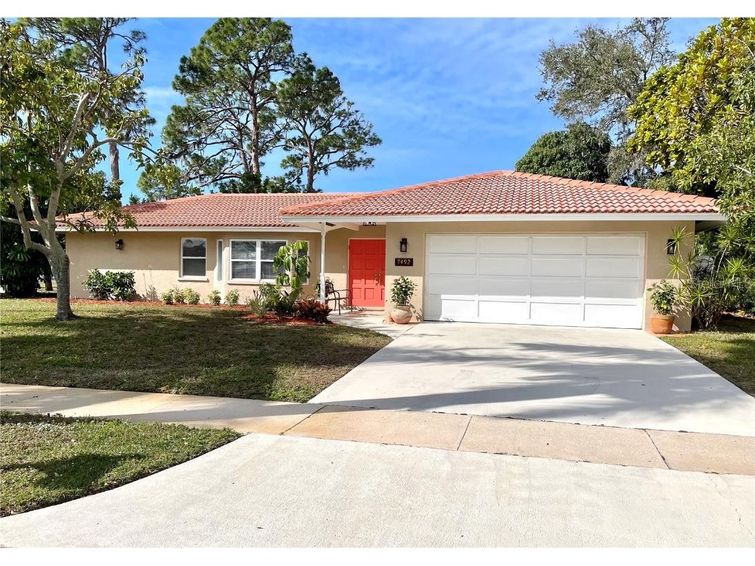 7492 Dickens Drive Sarasota FL 34231 A4550756 image1
