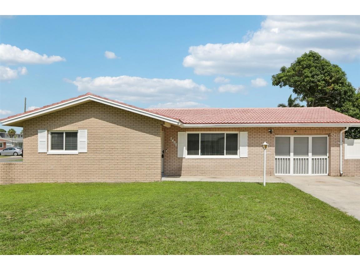 7499 7th Street N Saint Petersburg FL 33702 TB8411073 image1