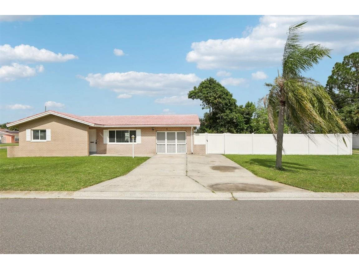 7499 7th Street N Saint Petersburg FL 33702 TB8411073 image12