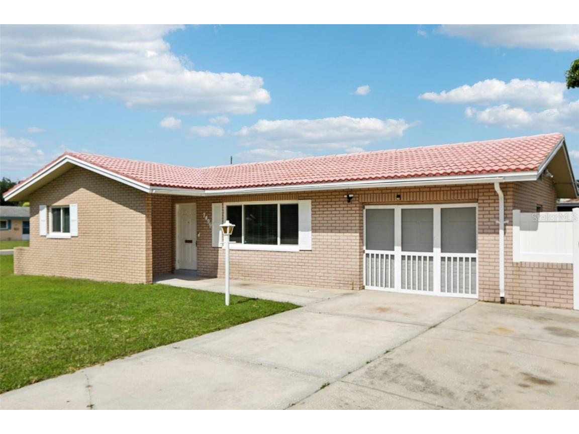 7499 7th Street N Saint Petersburg FL 33702 TB8411073 image14