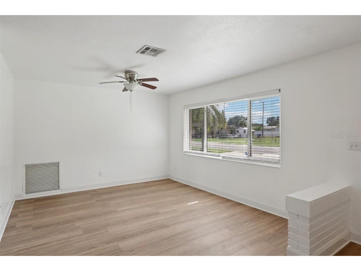 7499 7th Street N Saint Petersburg FL 33702 TB8411073 image20