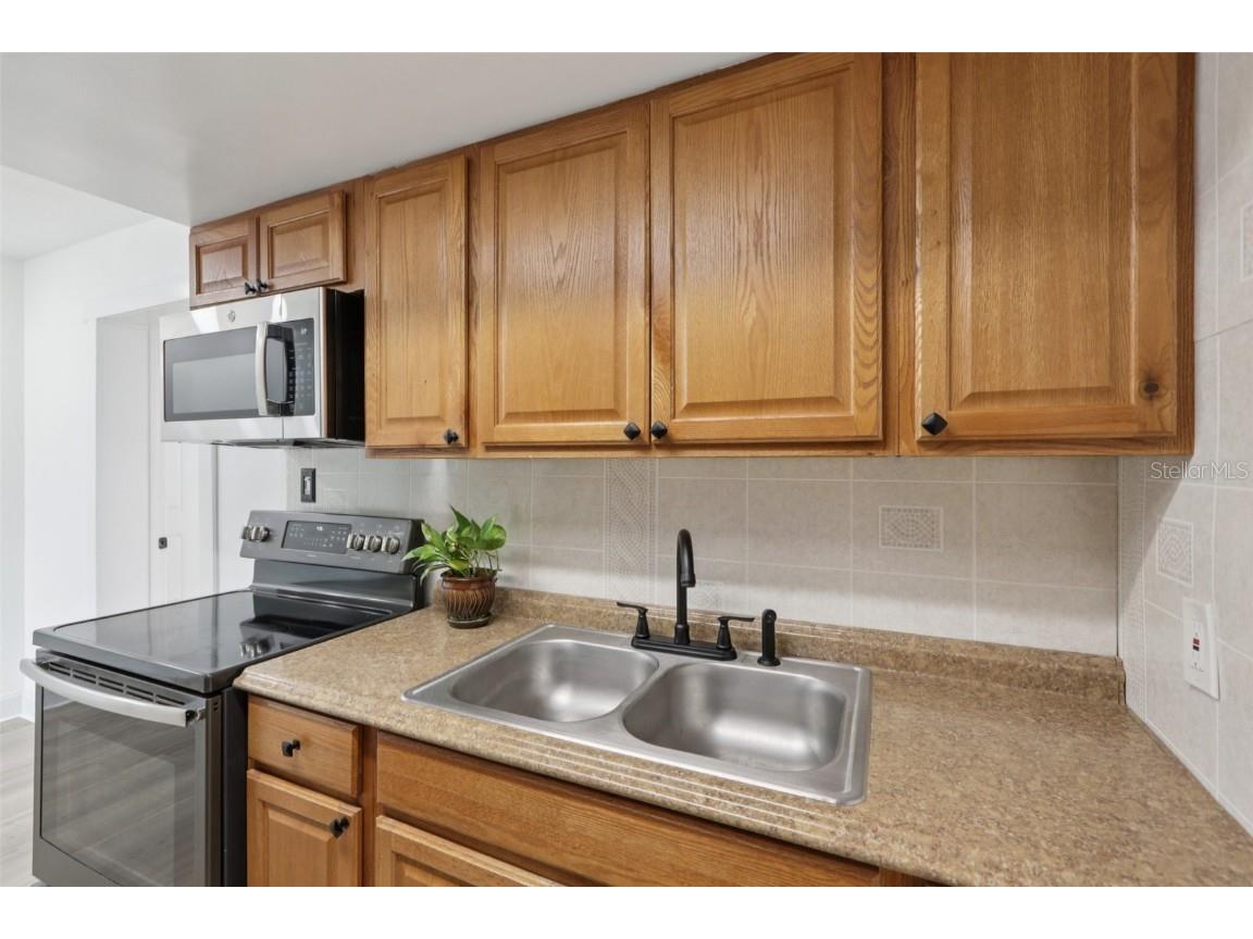 7499 7th Street N Saint Petersburg FL 33702 TB8411073 image28