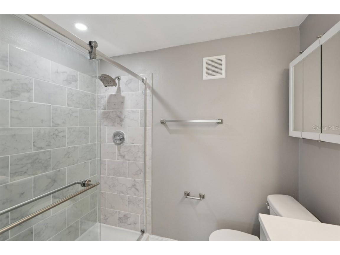 7499 7th Street N Saint Petersburg FL 33702 TB8411073 image34