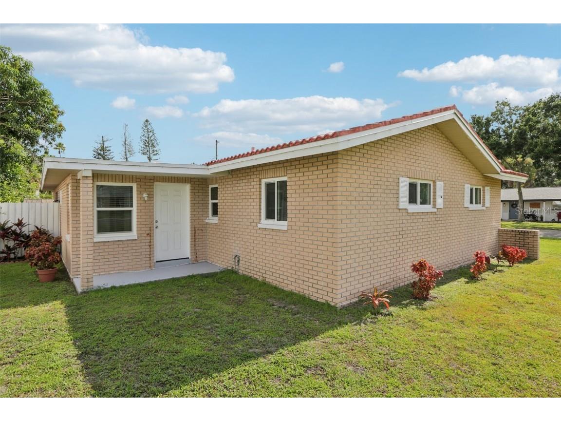 7499 7th Street N Saint Petersburg FL 33702 TB8411073 image46