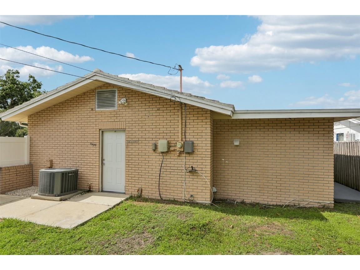7499 7th Street N Saint Petersburg FL 33702 TB8411073 image53