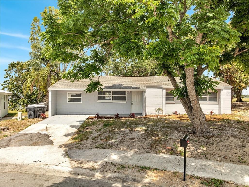 75 Garrison Lane Frostproof FL 33843 - LAKE CLINCH O6303259 image1