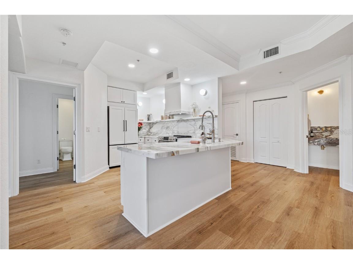 750 4th Avenue S #405D Saint Petersburg FL 33701 TB8454786 image6