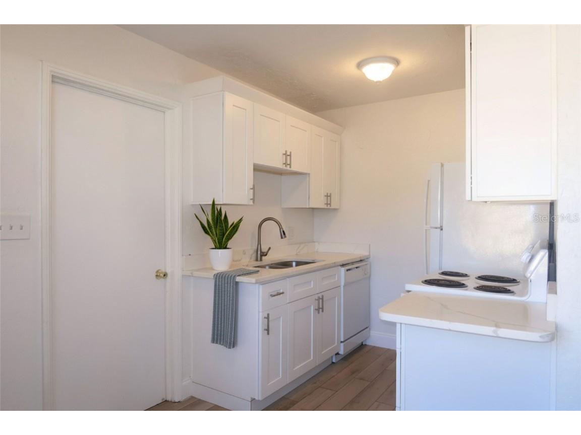 750 52nd Avenue N Saint Petersburg FL 33703 TB8445133 image3