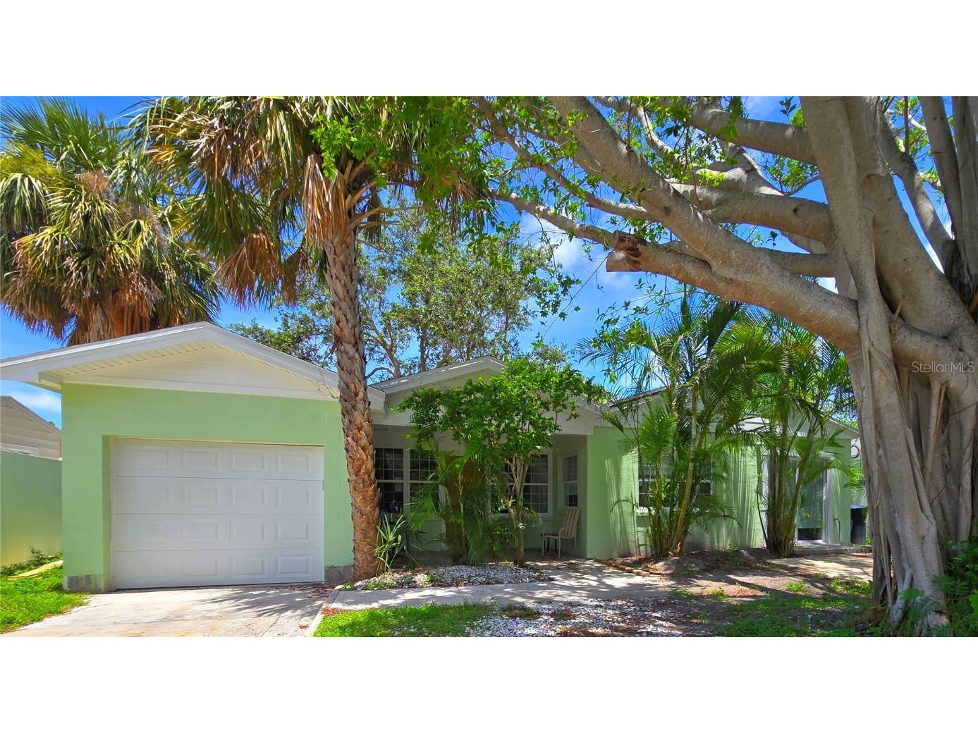 750 Bay Esplanade Clearwater Beach FL 33767 TB8405492 image1