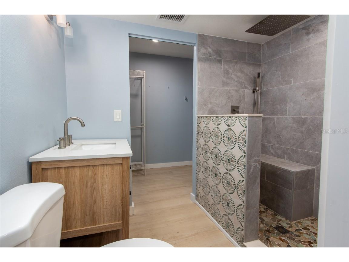 750 Bay Esplanade Clearwater Beach FL 33767 TB8405492 image11