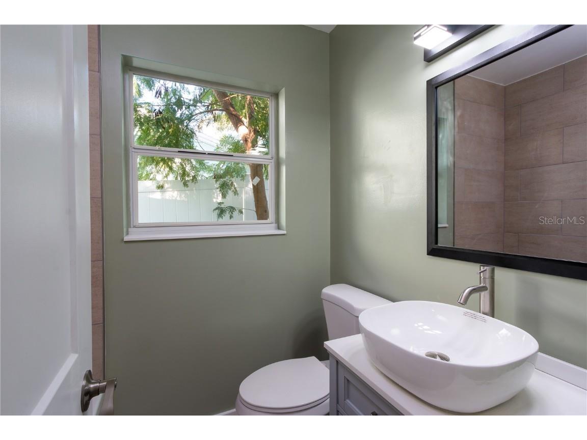 750 Bay Esplanade Clearwater Beach FL 33767 TB8405492 image12