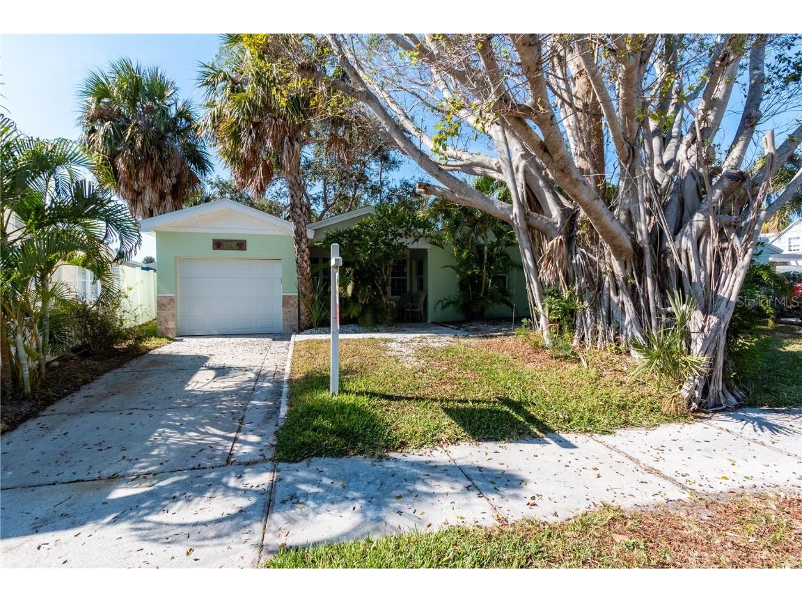 750 Bay Esplanade Clearwater Beach FL 33767 TB8405492 image2