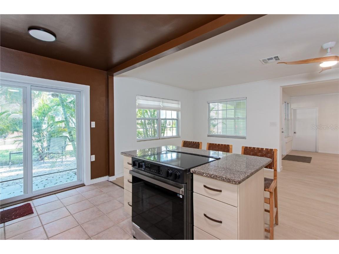 750 Bay Esplanade Clearwater Beach FL 33767 TB8405492 image8