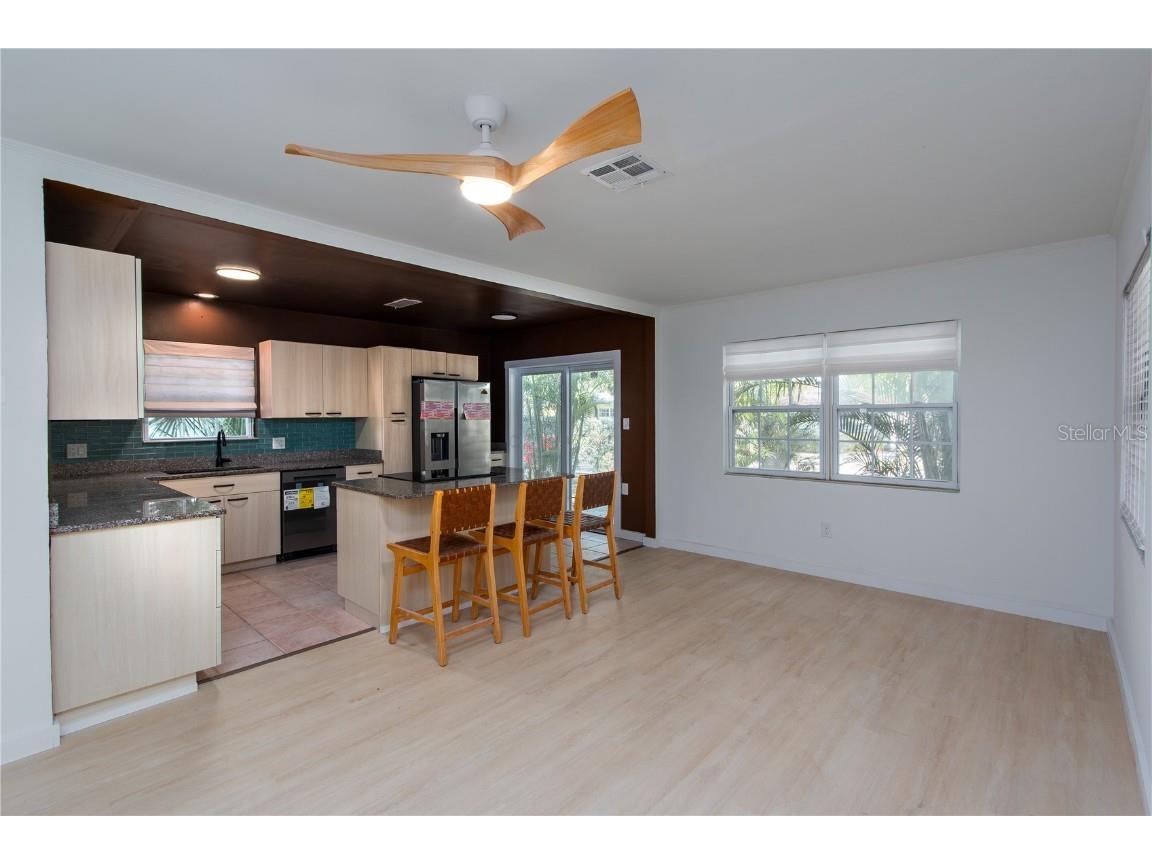 750 Bay Esplanade Clearwater Beach FL 33767 TB8405492 image9