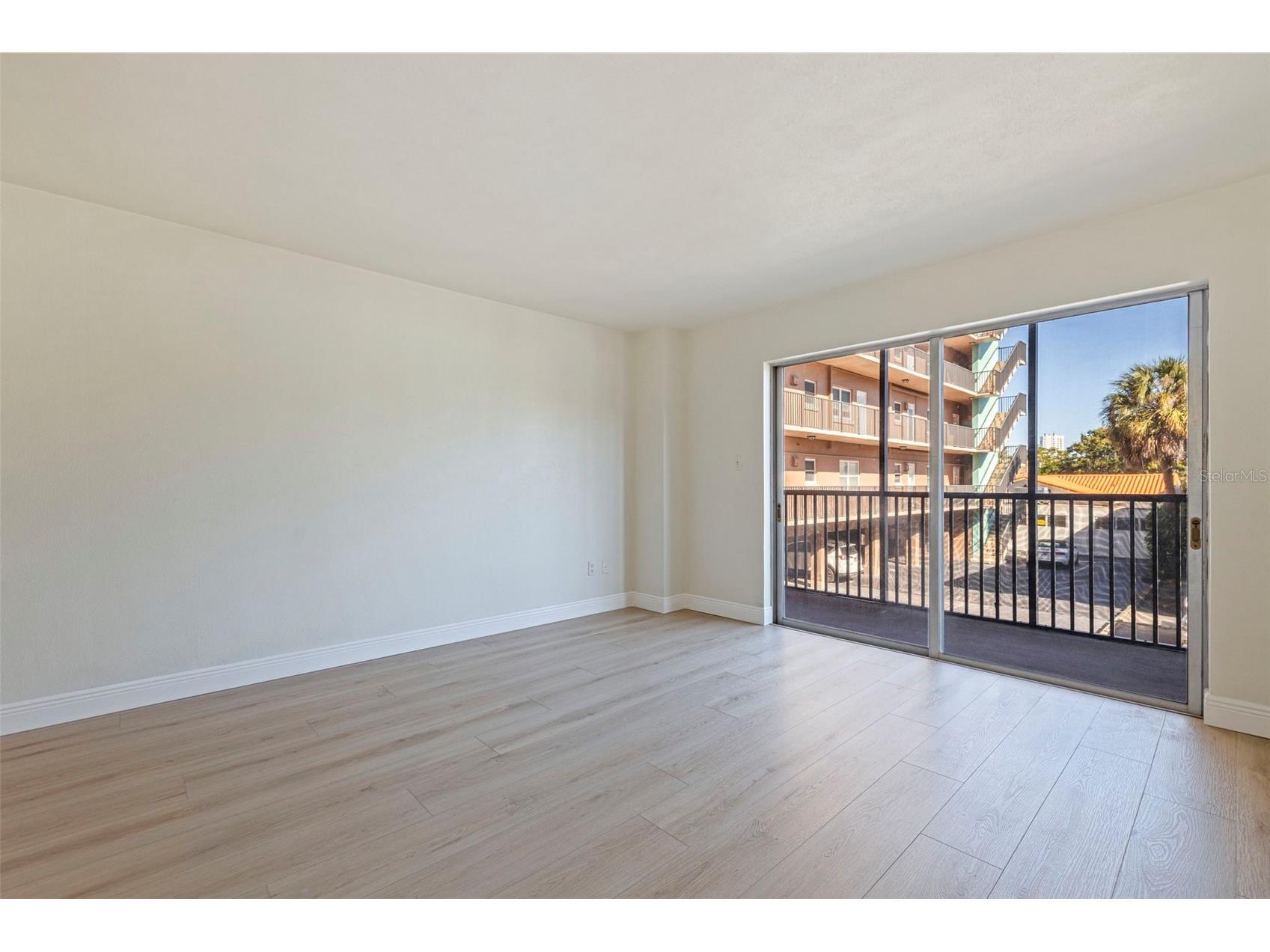 750 Burlington Avenue N #1G Saint Petersburg FL 33701 TB8461117 image15