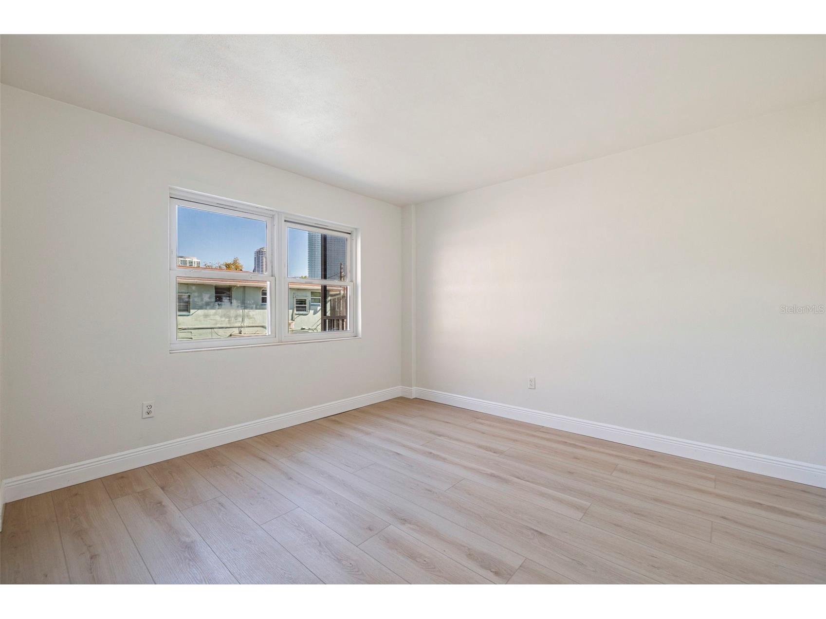 750 Burlington Avenue N #1G Saint Petersburg FL 33701 TB8461117 image18