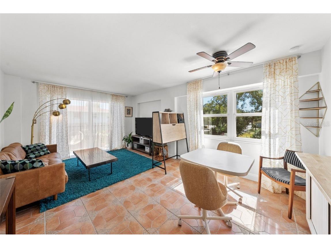 750 Burlington Avenue N #1H Saint Petersburg FL 33701 TB8440166 image2