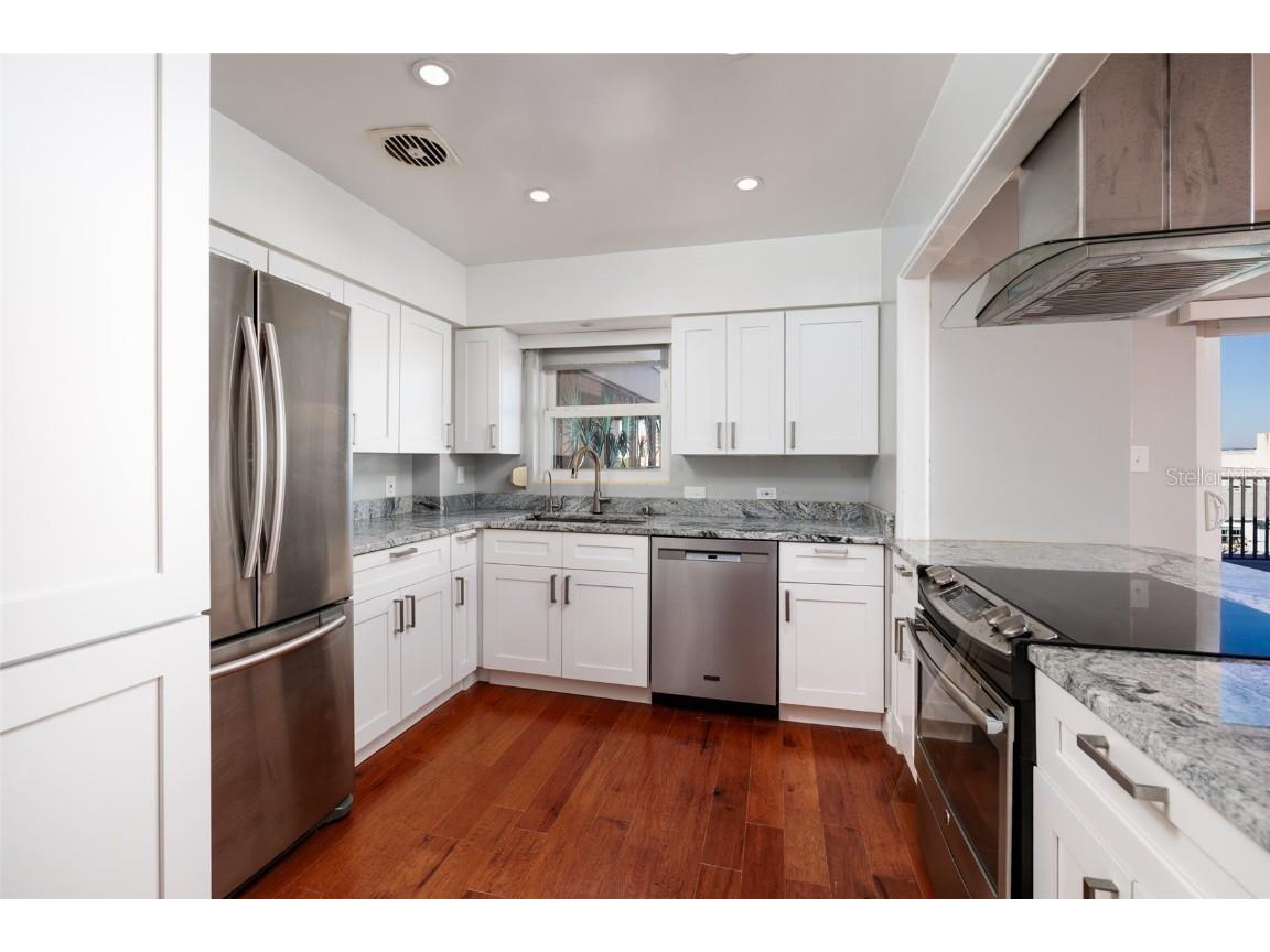 750 Burlington Avenue N #5B Saint Petersburg FL 33701 TB8445081 image10