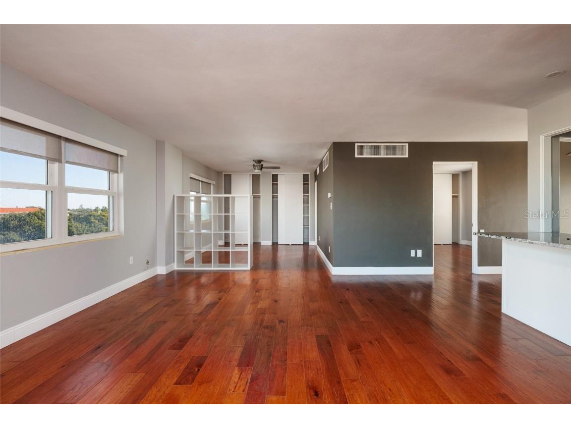 750 Burlington Avenue N #5B Saint Petersburg FL 33701 TB8445081 image17