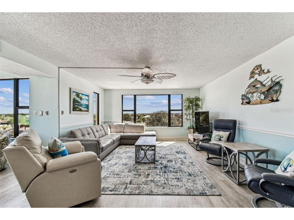 750 Island Way #401 Clearwater Beach FL 33767 - MANDALAY CHANNEL TB8432561 image8