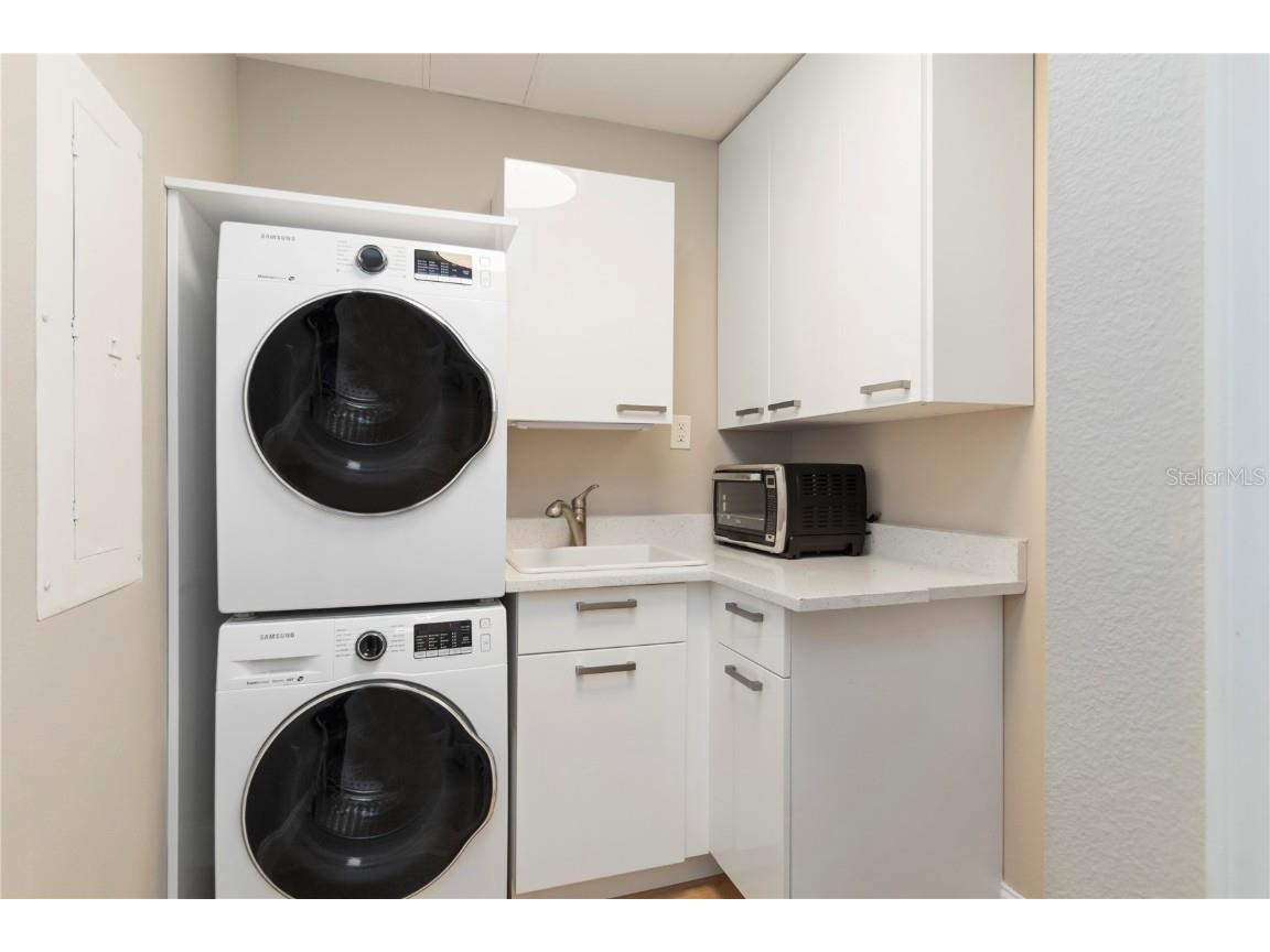 750 N Tamiami Trail #1005 Sarasota FL 34236 A4675978 image12