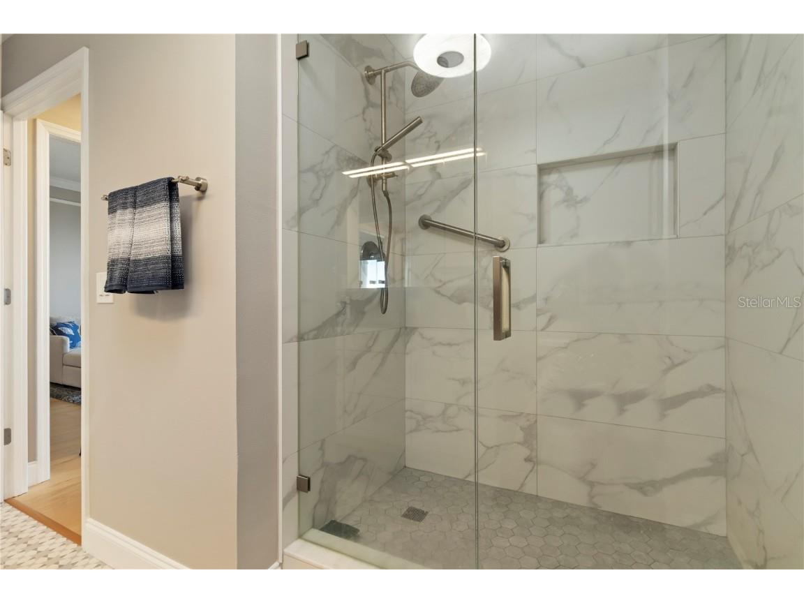 750 N Tamiami Trail #1005 Sarasota FL 34236 A4675978 image14