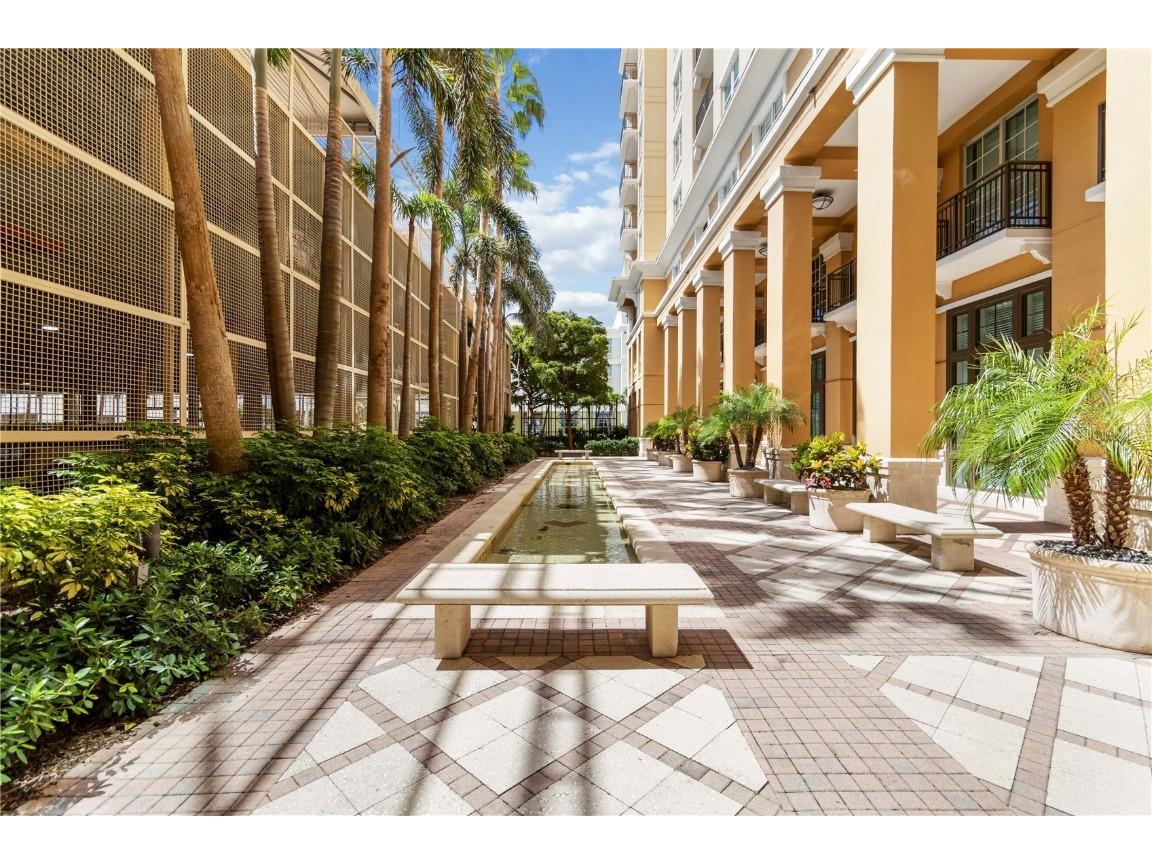 750 N Tamiami Trail #1005 Sarasota FL 34236 A4675978 image19