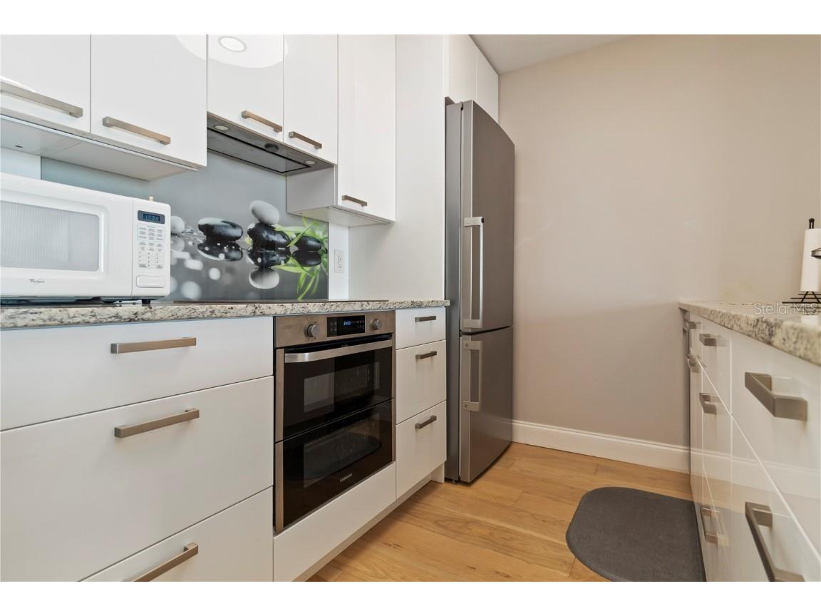 750 N Tamiami Trail #1005 Sarasota FL 34236 A4675978 image8